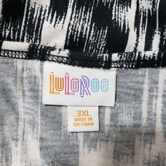 black & white geometric stripe flowy top / soft scoop-neck tee – women’s 3XL - Picture 3 of 7